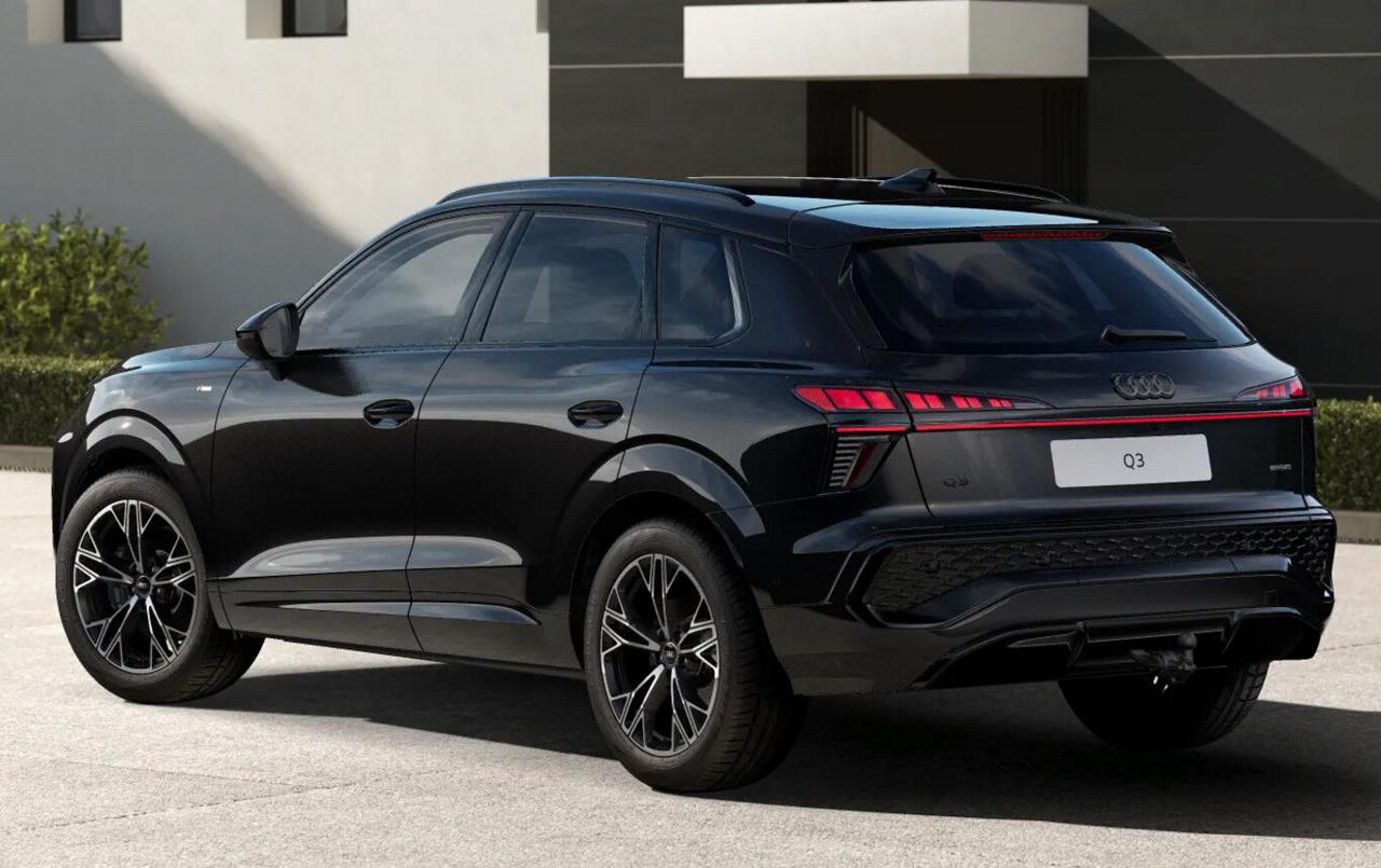 AUDI Q3 TFSI 150 kW quattro S tr S Line Full Opt - 3