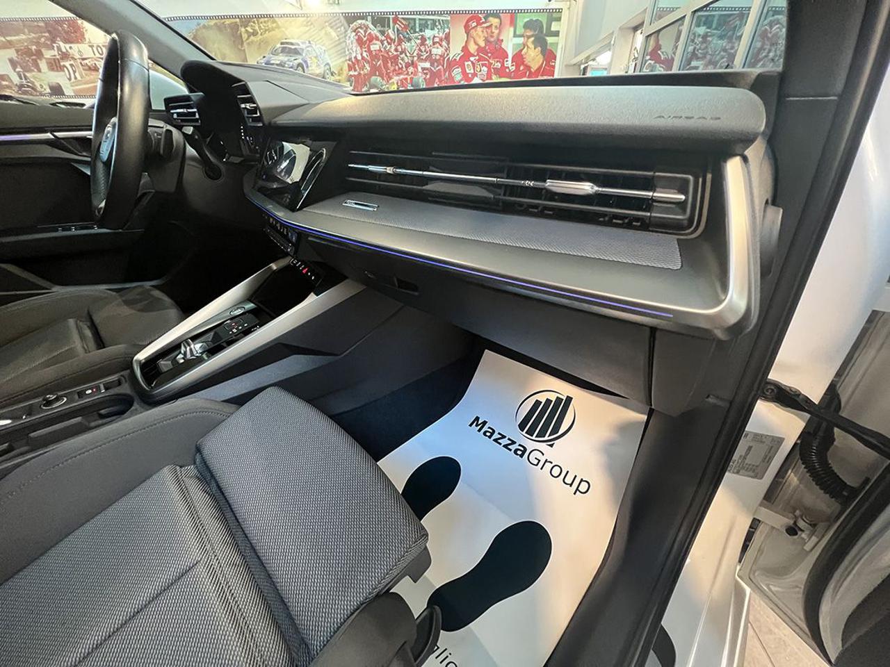 AUDI A3 35 TDI Sportback S-Tronic S-Line - 32