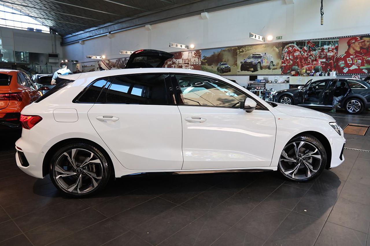 AUDI A3 35 TDI Sportback S-Tronic S-Line - 10