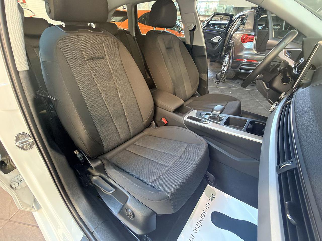 AUDI A4 35 TDI Avant S-Tronic Business Advanced - 17