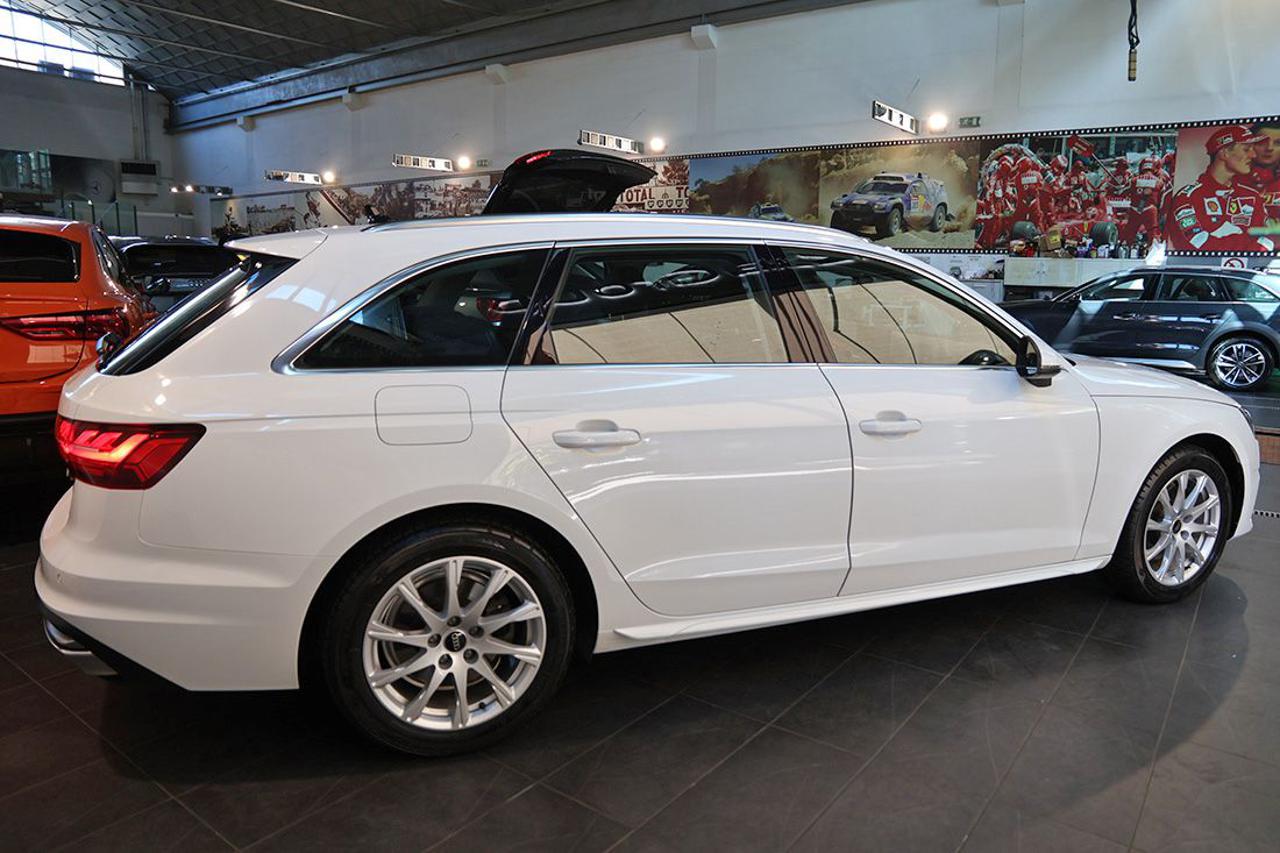 AUDI A4 35 TDI Avant S-Tronic Business Advanced - 9