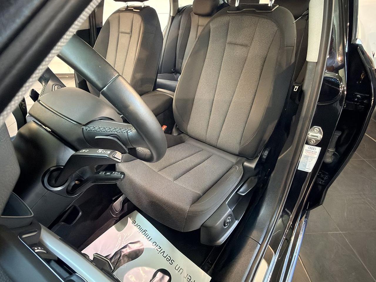 AUDI A4 35 TDI Avant S-Tronic Business Advanced - 18