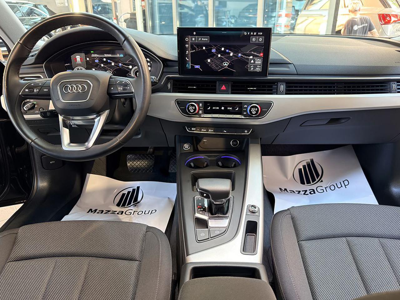 AUDI A4 35 TDI Avant S-Tronic Business Advanced - 32