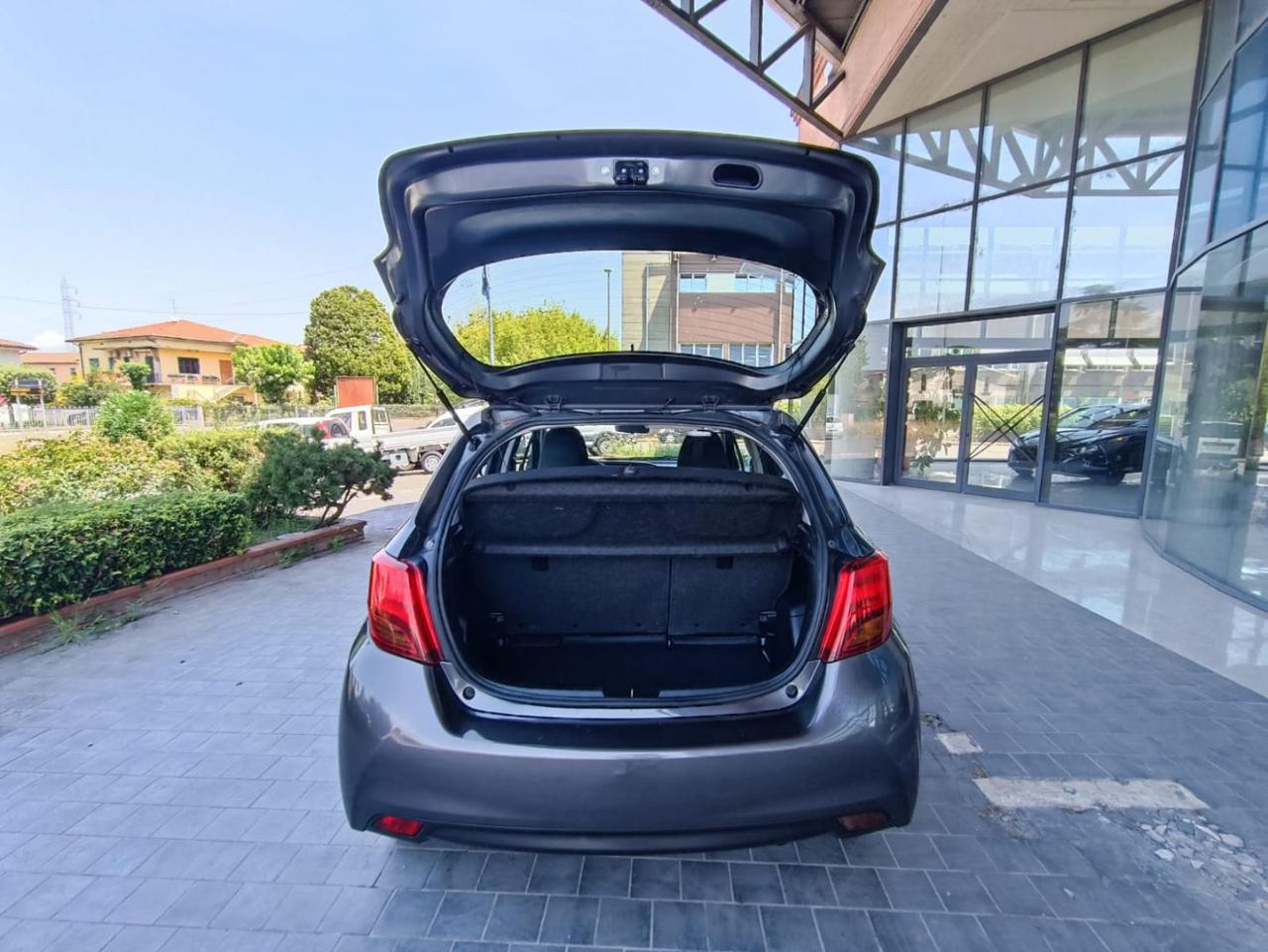 TOYOTA Yaris 1.0 5 porte Active - 15