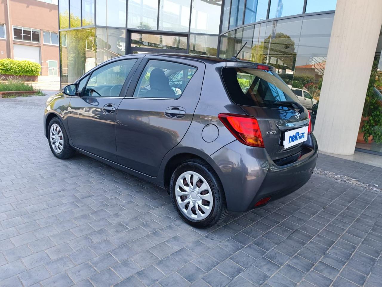 TOYOTA Yaris 1.0 5 porte Active - 4