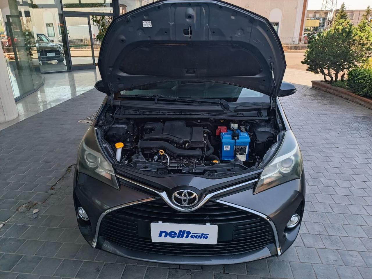 TOYOTA Yaris 1.0 5 porte Active - 9