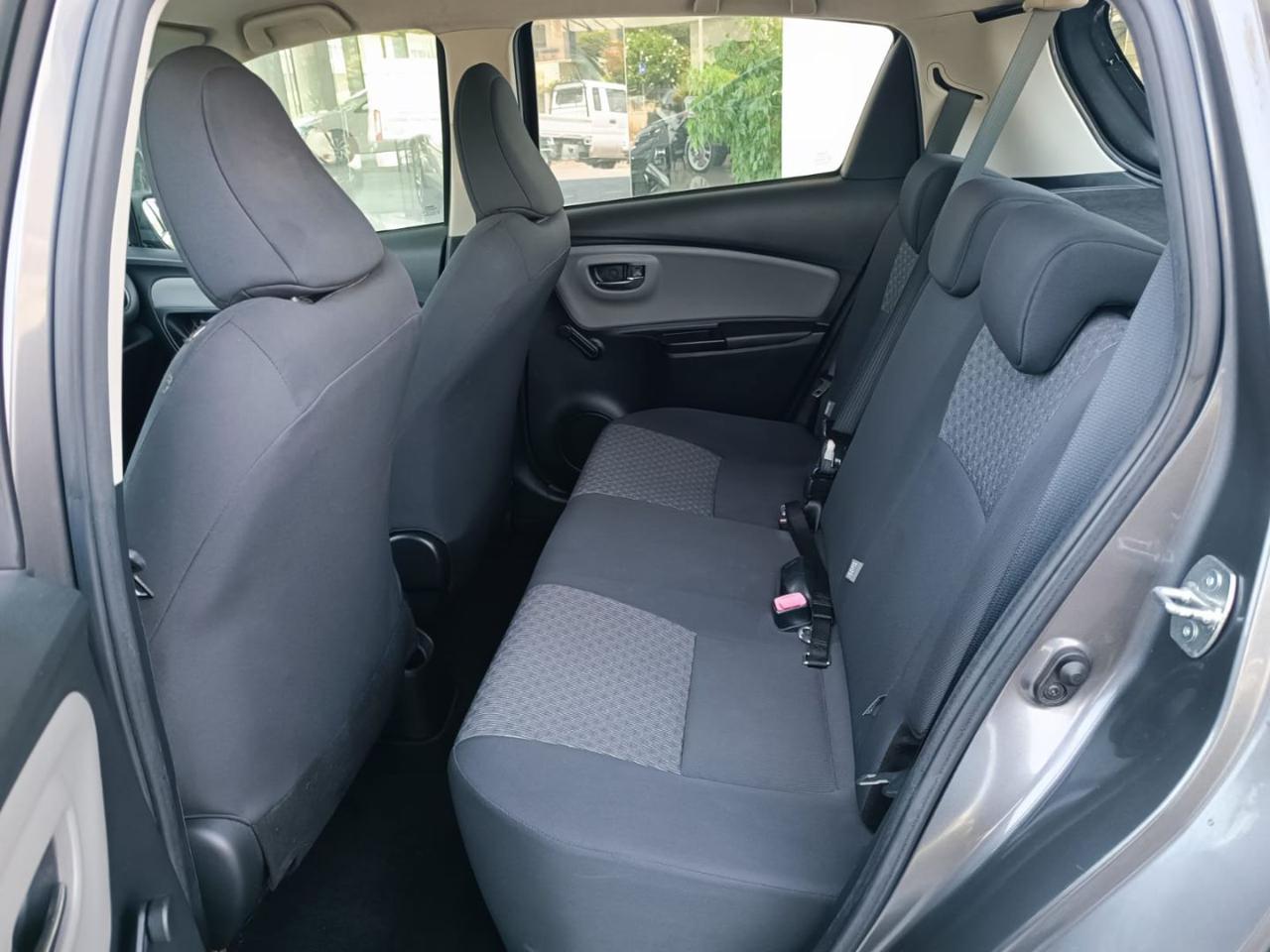 TOYOTA Yaris 1.0 5 porte Active - 17