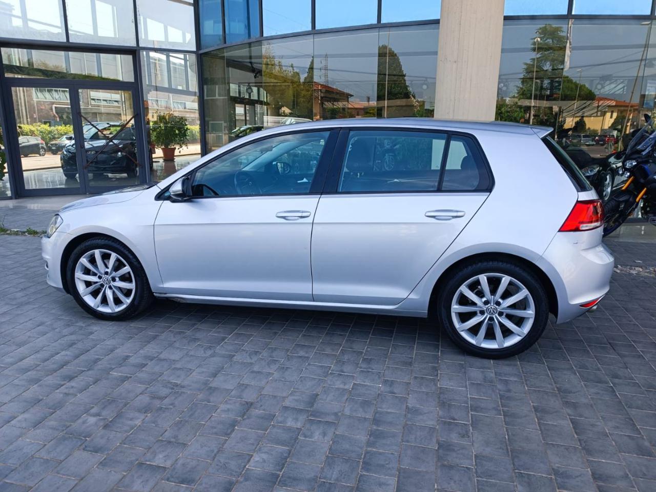 VOLKSWAGEN Golf 1.6 TDI 110 CV 5p. Highline BlueMotion Technology - 18