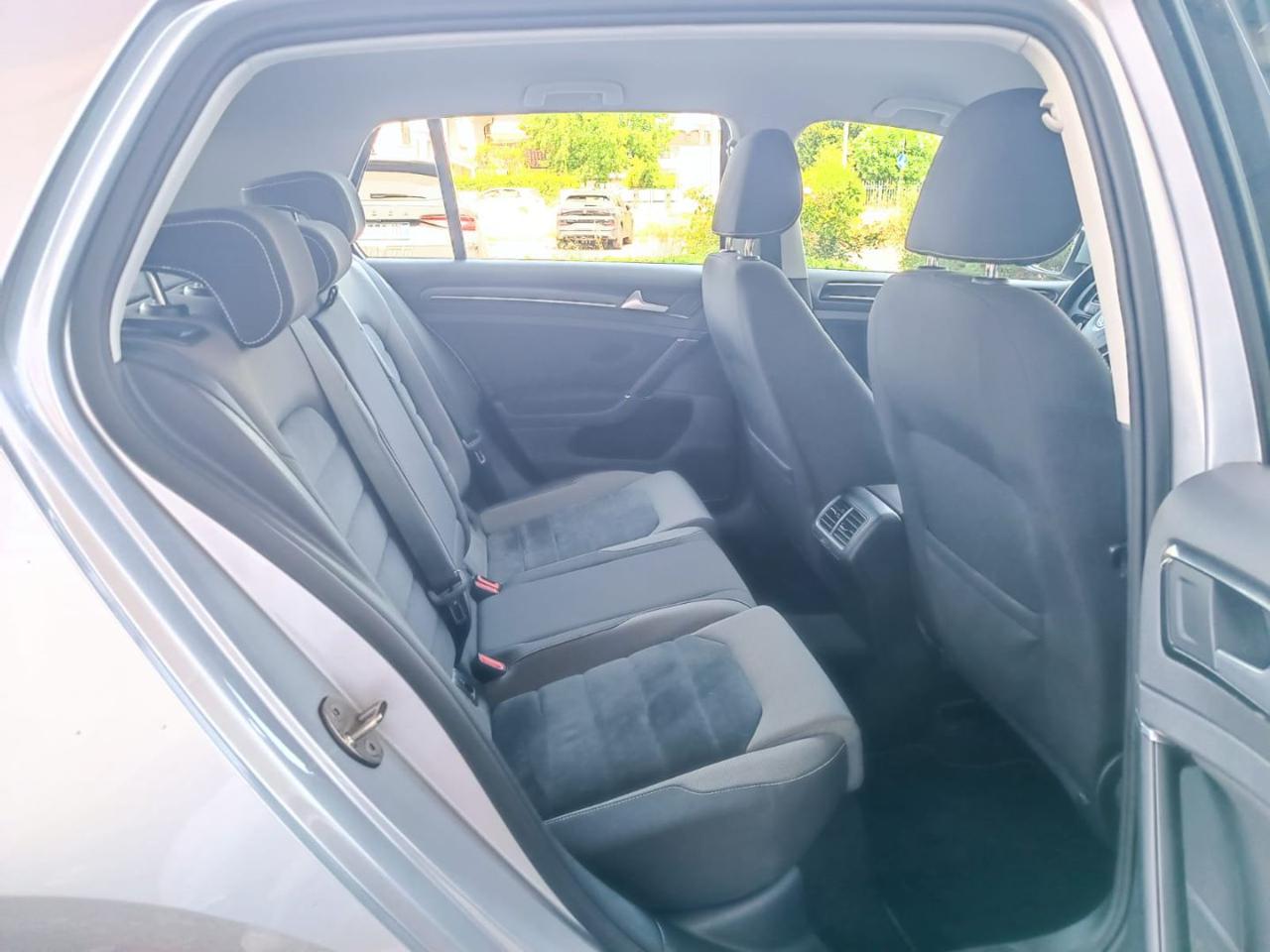VOLKSWAGEN Golf 1.6 TDI 110 CV 5p. Highline BlueMotion Technology - 16