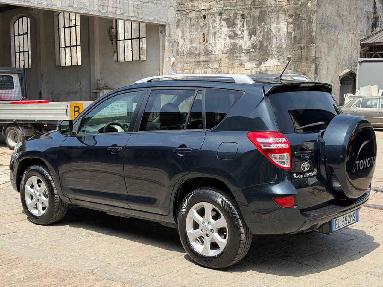 TOYOTA RAV 4 MY23 RAV4 2.2 D-4D 150 CV DPF - 5