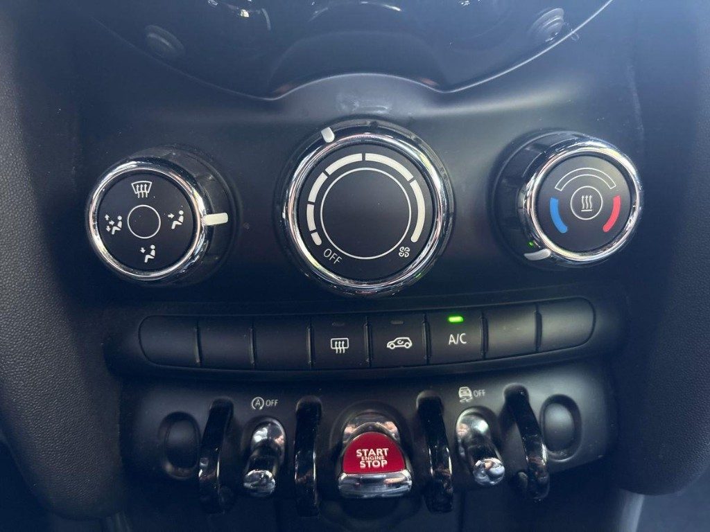 MINI Cooper 1.5 5 porte Aut. - 14