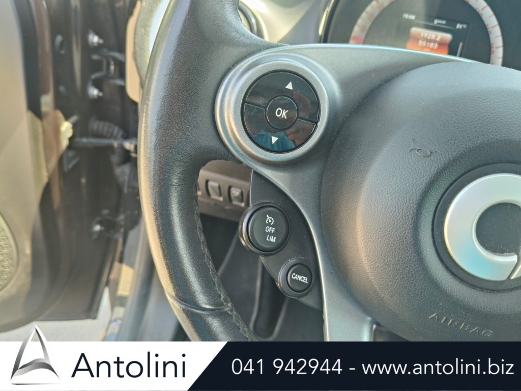 Scopri un'occasione autoSMART ForFour 70 1.0 twinamic Passionda Antolini Venezia Mestre (VE)