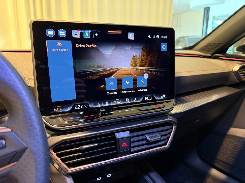 CUPRA Formentor 1.5 e-Hybrid DSG PHEV Camera 19 Matrix ACC - 16