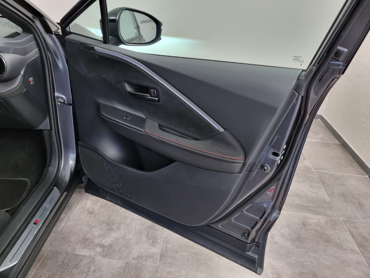 TOYOTA C-HR 2.0 HV AWD GR Sport Premiere - 28