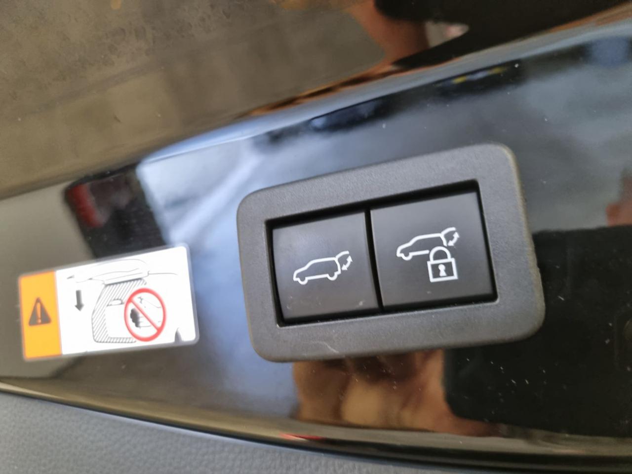 TOYOTA C-HR 2.0 HV AWD GR Sport Premiere - 24