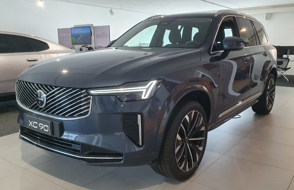 VOLVO XC90 nuova a Padova, Autoserenissima 3.0 Srl