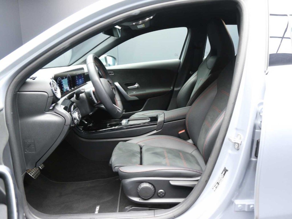 MERCEDES-BENZ A 180 Automatic AMG Line EXTRA - 3