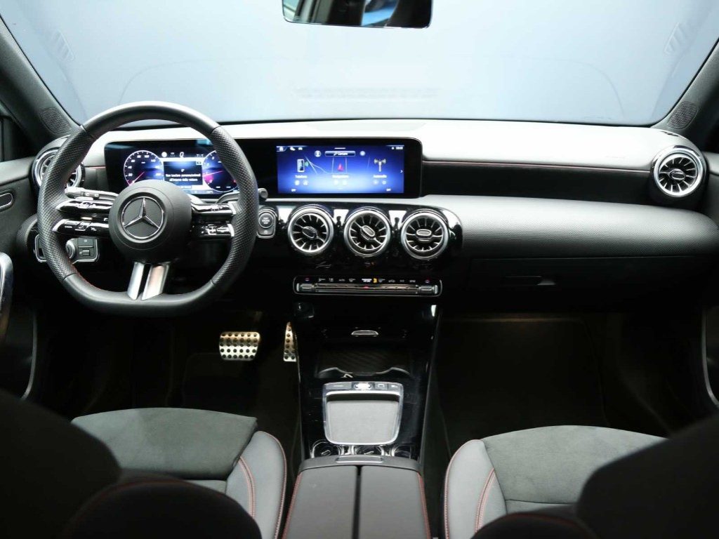 MERCEDES-BENZ A 180 Automatic AMG Line EXTRA - 4
