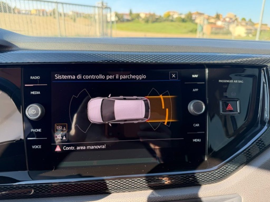 VOLKSWAGEN Polo 1.0 TSI Life - 23