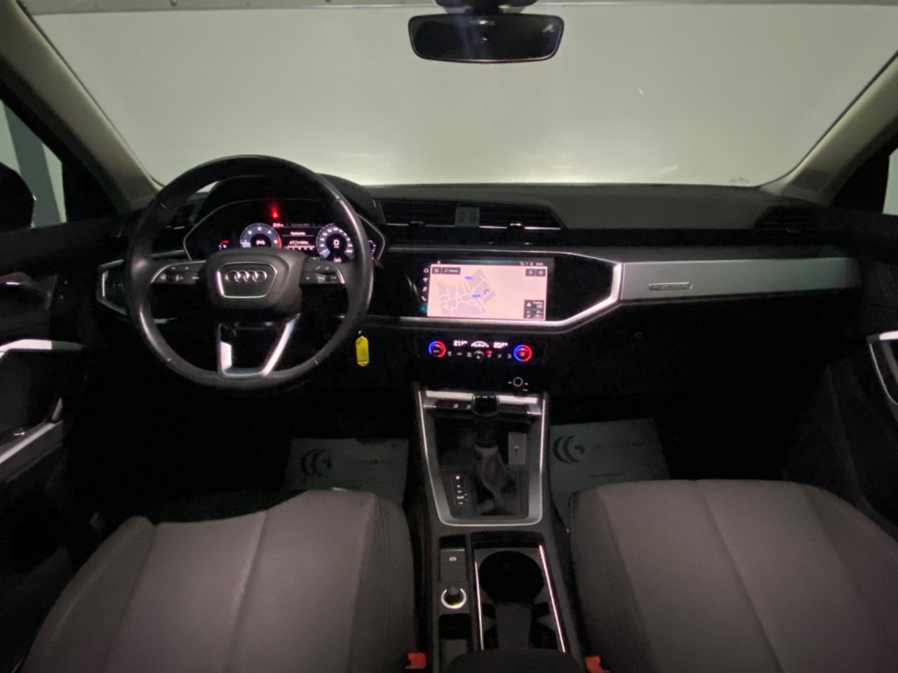 AUDI Q3 35 TDI Business S-tronic - 7