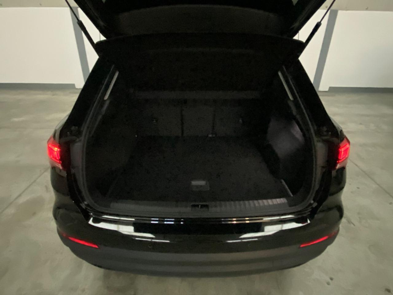 AUDI Q3 35 TDI Business S-tronic - 9
