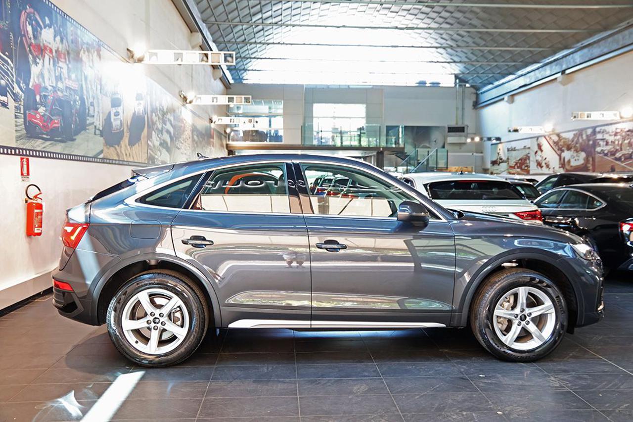AUDI Q5 40 TDI Sportback Quattro S-Tronic Busin. Advanced - 2