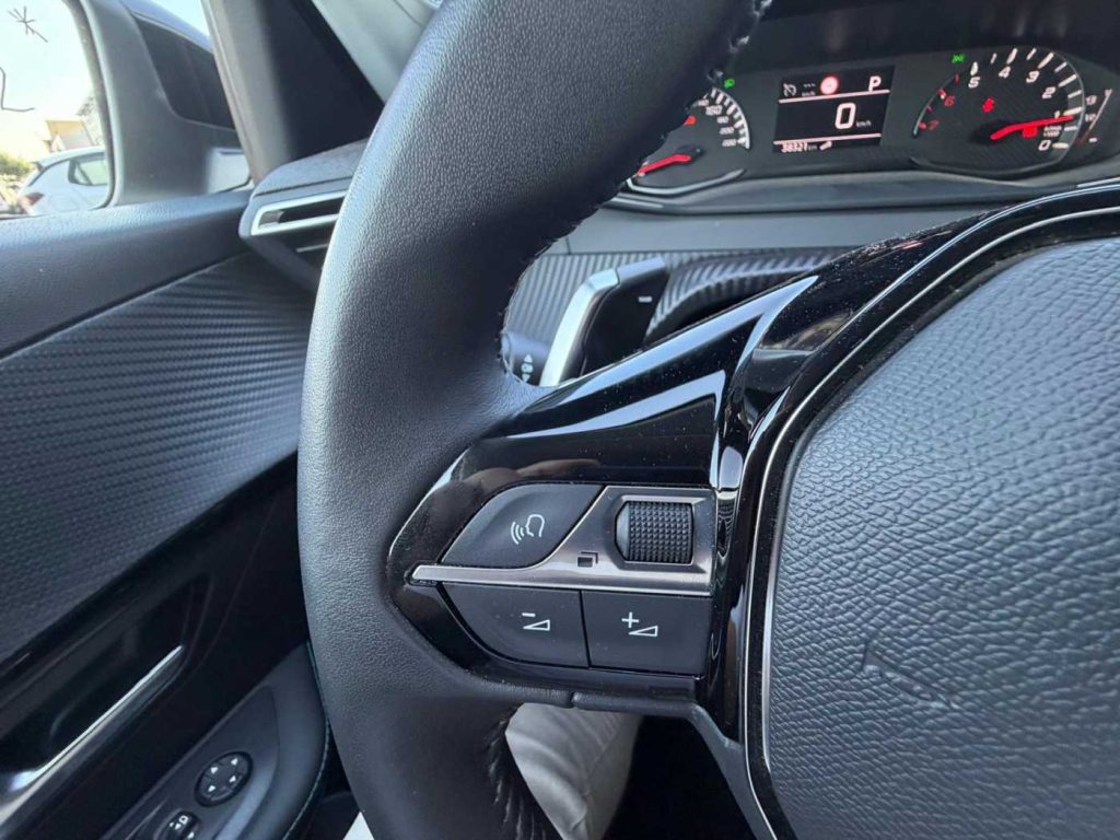 PEUGEOT 208 1.2 puretech Allure s&s 100cv eat8 my20 - 19