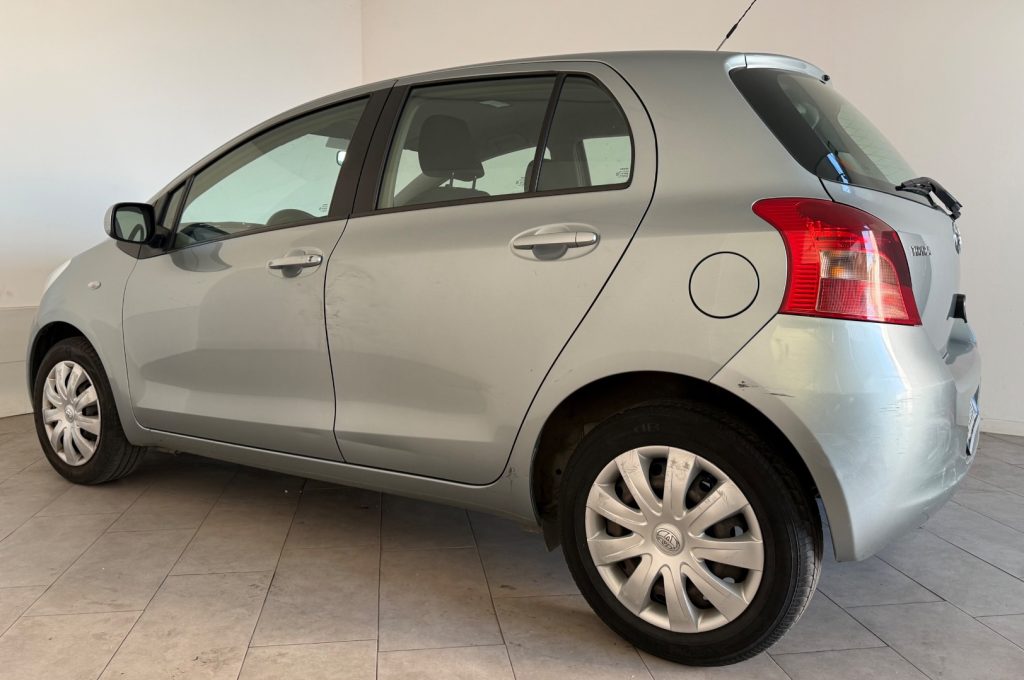 TOYOTA Yaris 1.3 5 porte M-MT SOL - 4