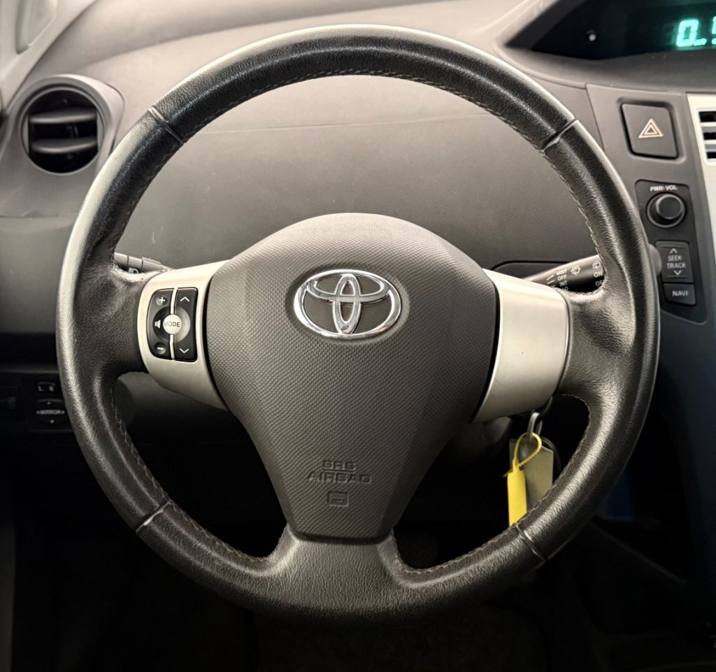 TOYOTA Yaris 1.3 5 porte M-MT SOL - 10