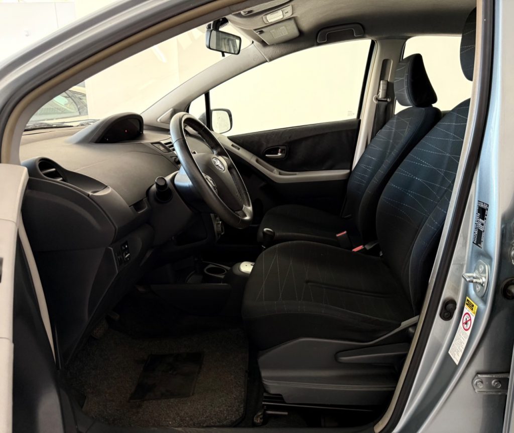 TOYOTA Yaris 1.3 5 porte M-MT SOL - 16