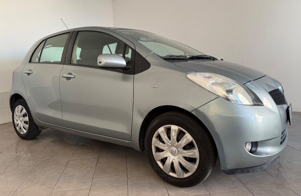 TOYOTA Yaris 1.3 5 porte M-MT SOL - 3