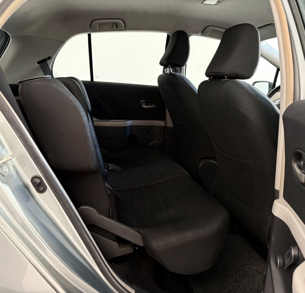 TOYOTA Yaris 1.3 5 porte M-MT SOL - 13