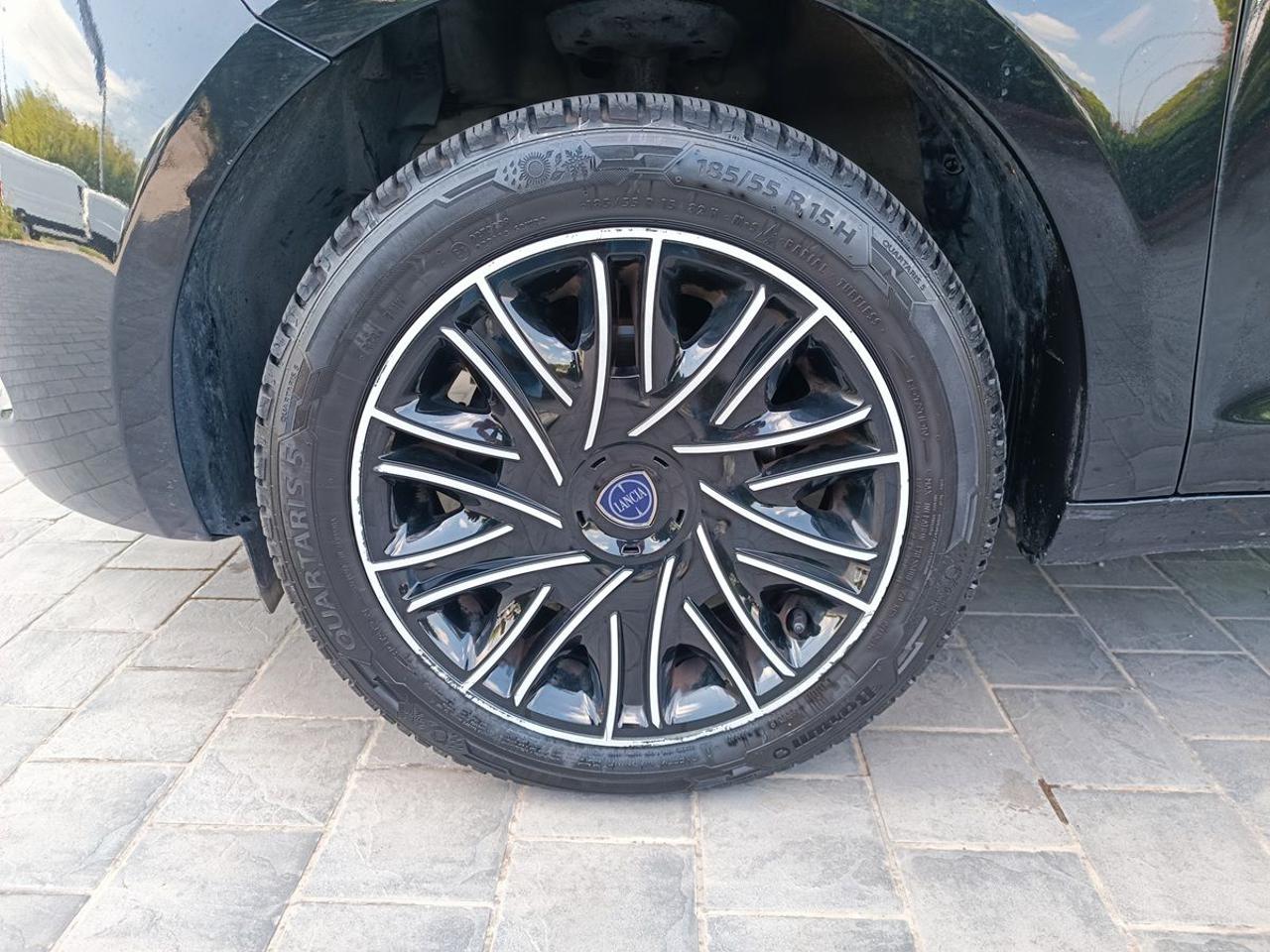 LANCIA Ypsilon 1.2 69 CV 5 porte GPL Ecochic Gold - 20