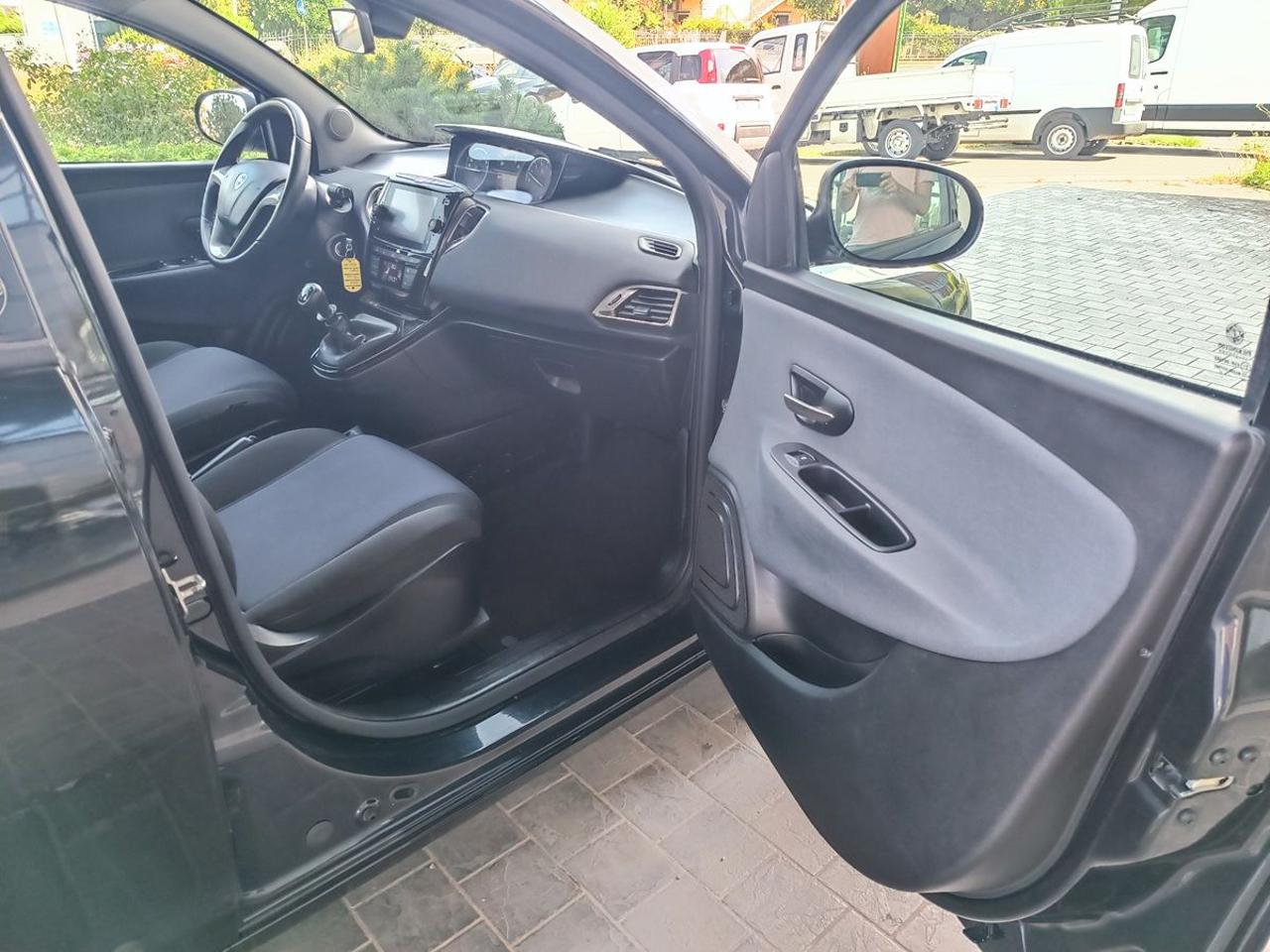 LANCIA Ypsilon 1.2 69 CV 5 porte GPL Ecochic Gold - 14