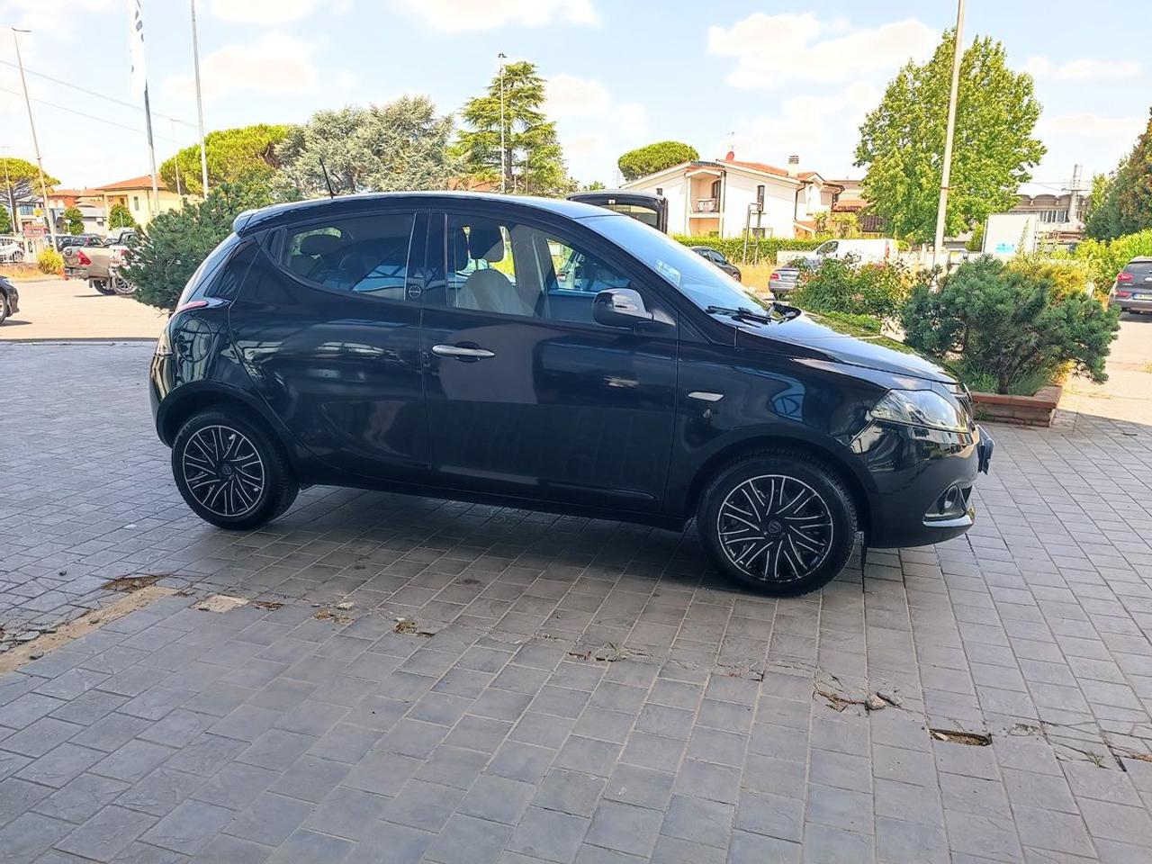 LANCIA Ypsilon 1.2 69 CV 5 porte GPL Ecochic Gold - 27