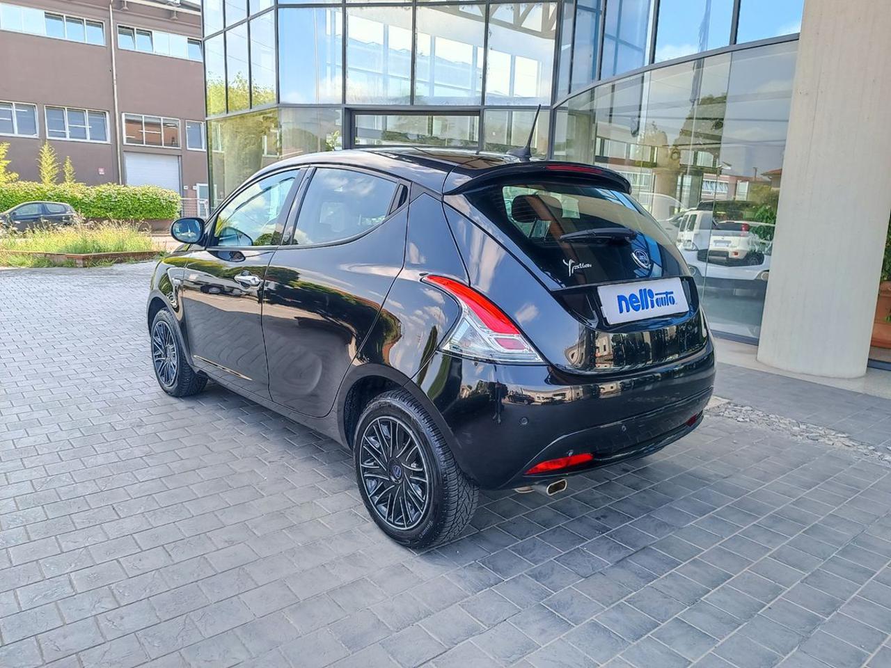 LANCIA Ypsilon 1.2 69 CV 5 porte GPL Ecochic Gold - 23