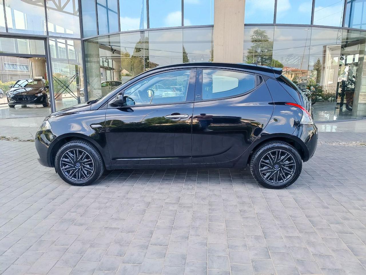 LANCIA Ypsilon 1.2 69 CV 5 porte GPL Ecochic Gold - 21