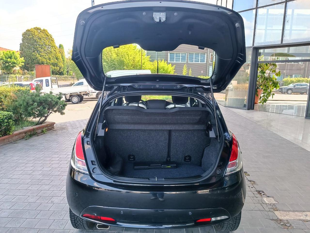 LANCIA Ypsilon 1.2 69 CV 5 porte GPL Ecochic Gold - 11