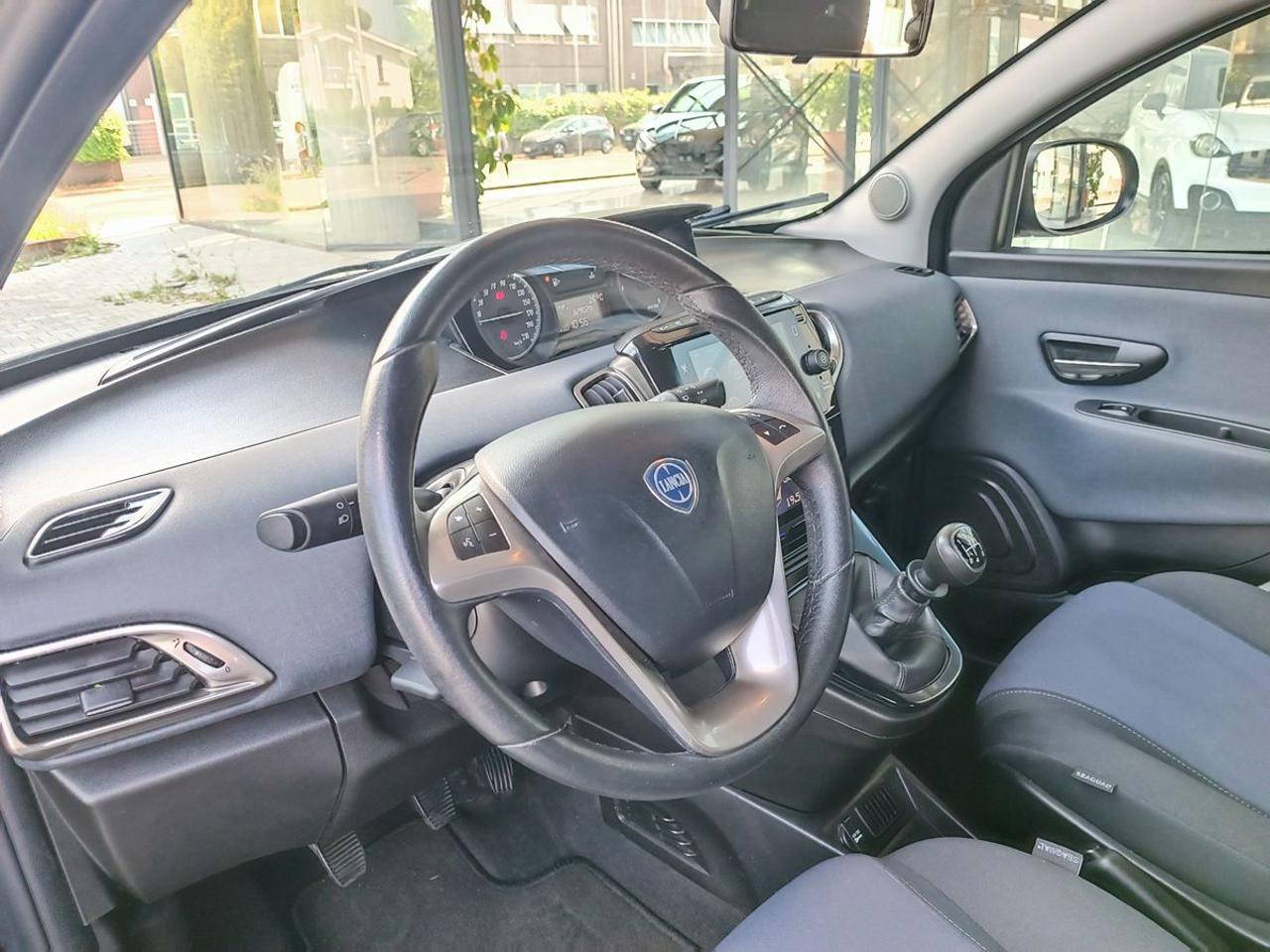 LANCIA Ypsilon 1.2 69 CV 5 porte GPL Ecochic Gold - 6