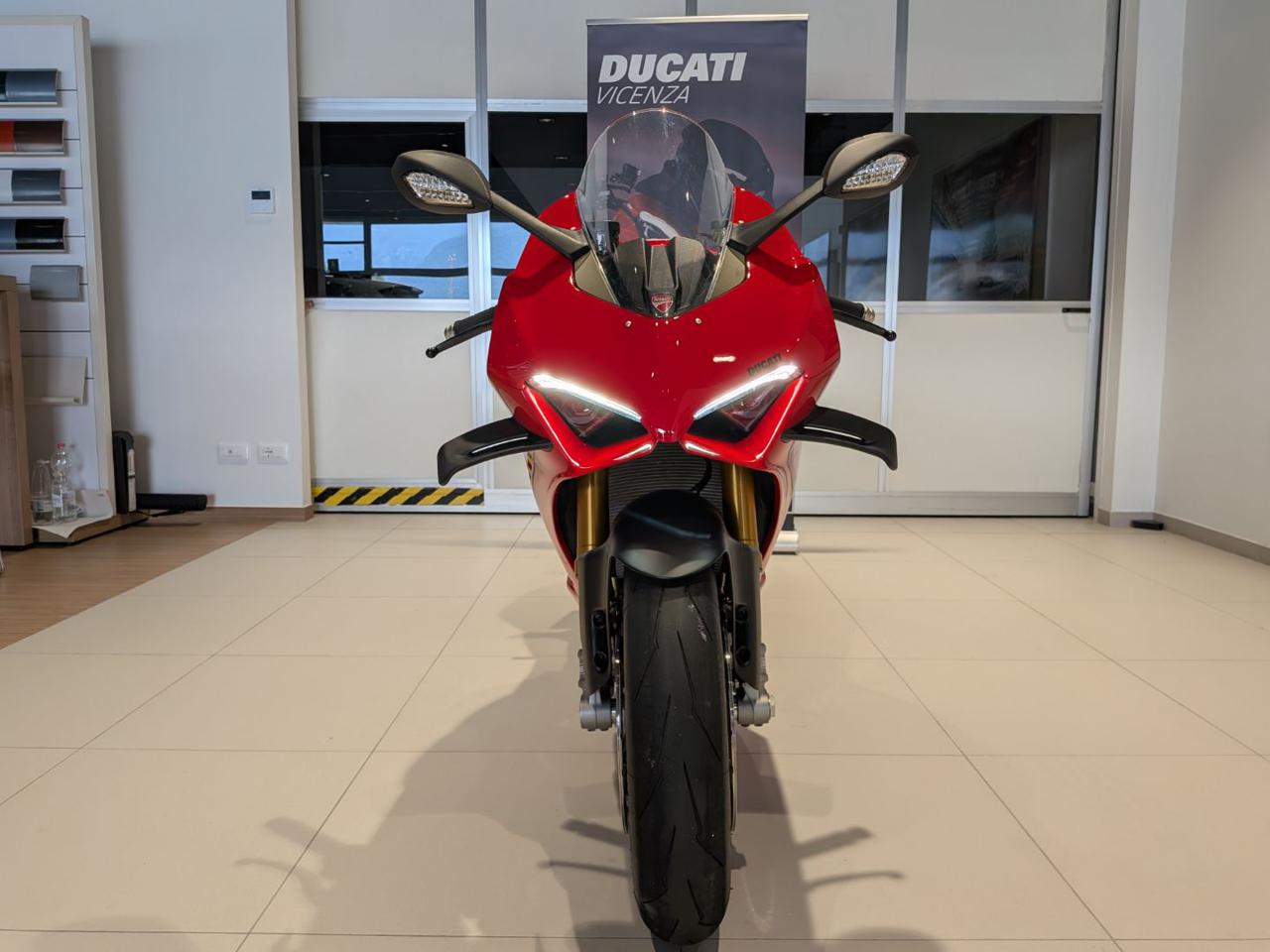 DUCATI Panigale V4 S RED - 5