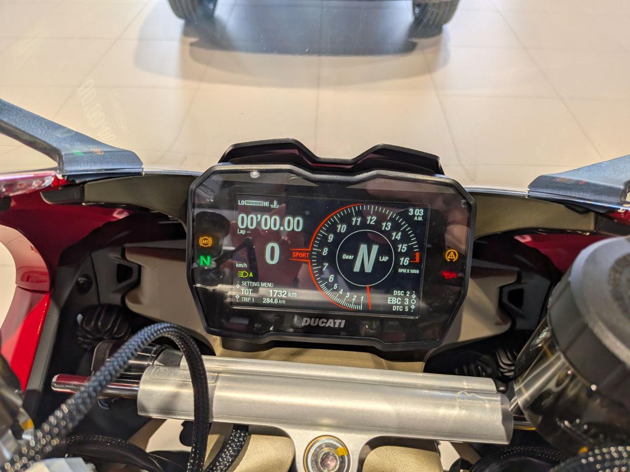 DUCATI Panigale V4 S RED - 8