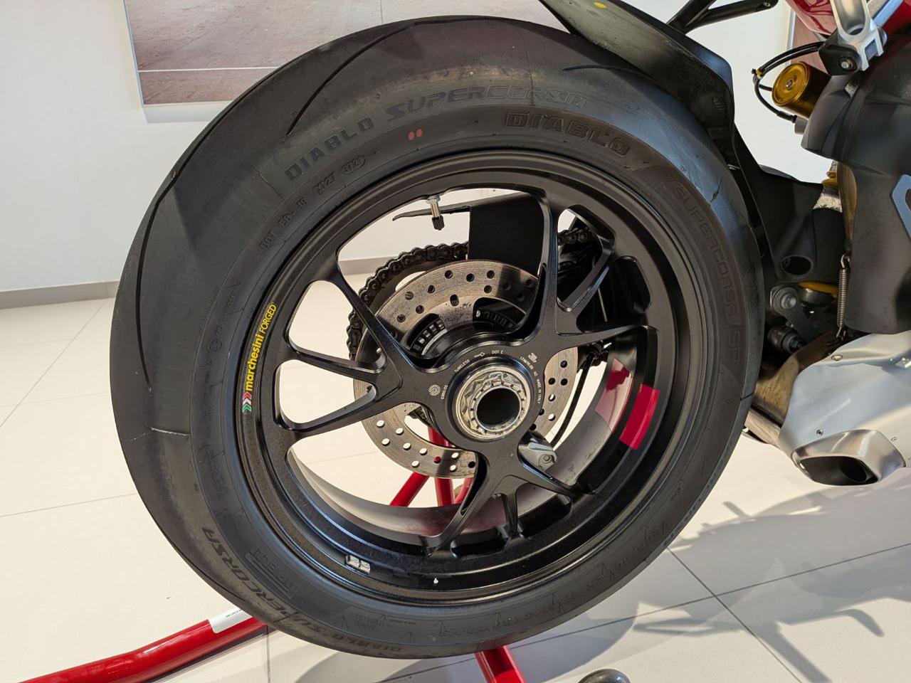 DUCATI Panigale V4 S RED - 10
