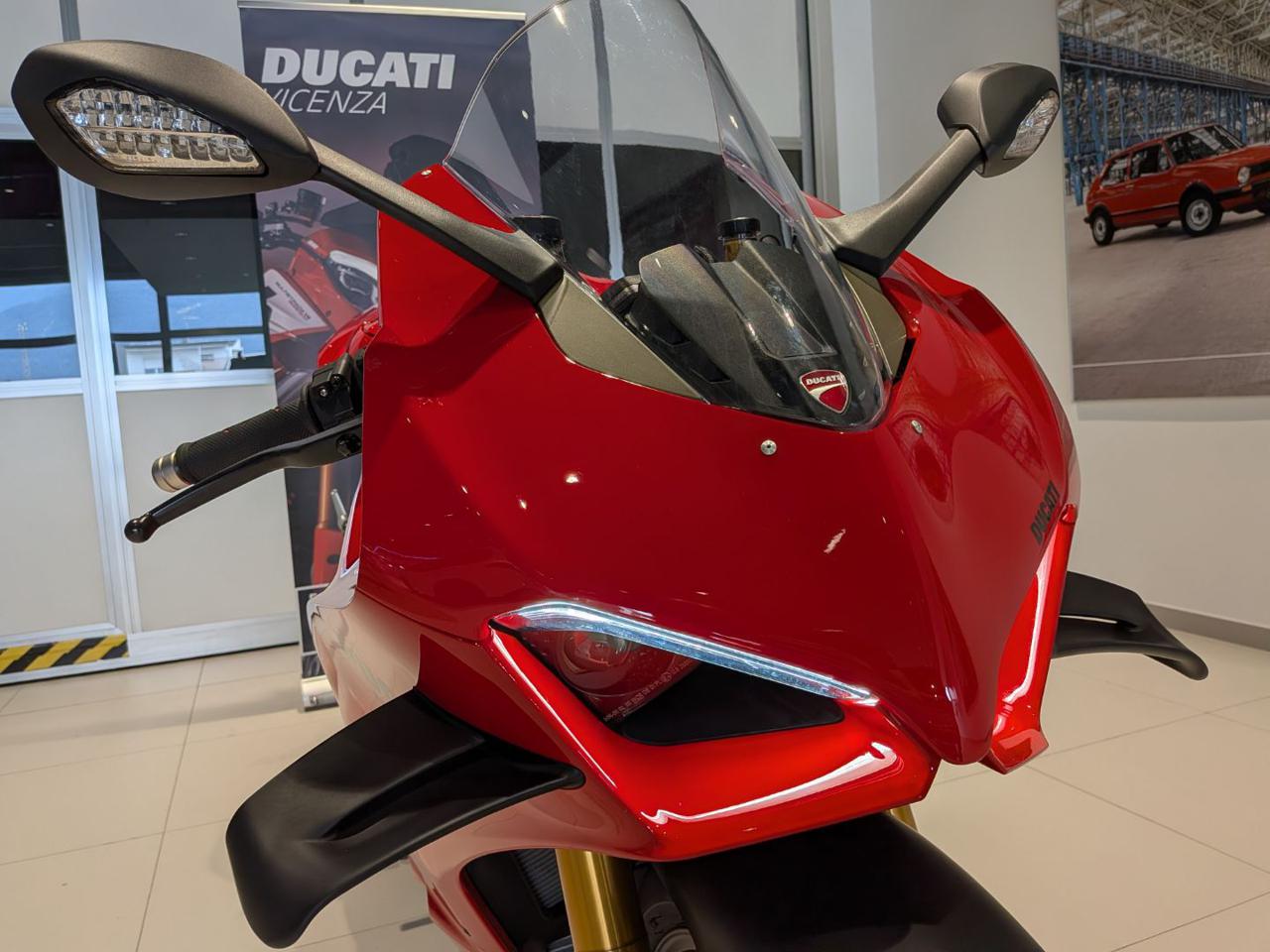 DUCATI Panigale V4 S RED - 6