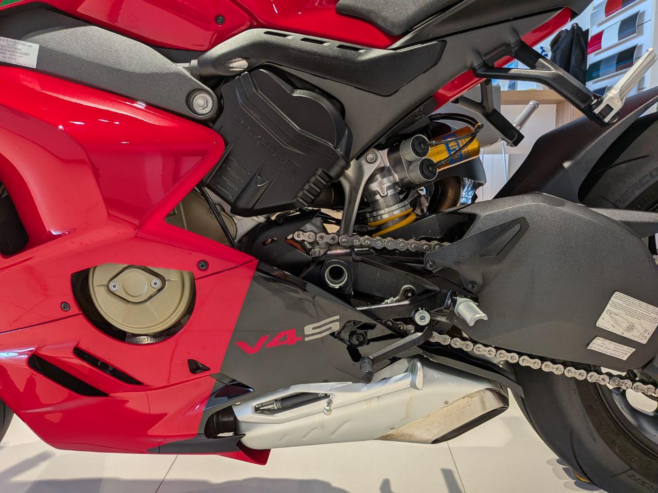 DUCATI Panigale V4 S RED - 14