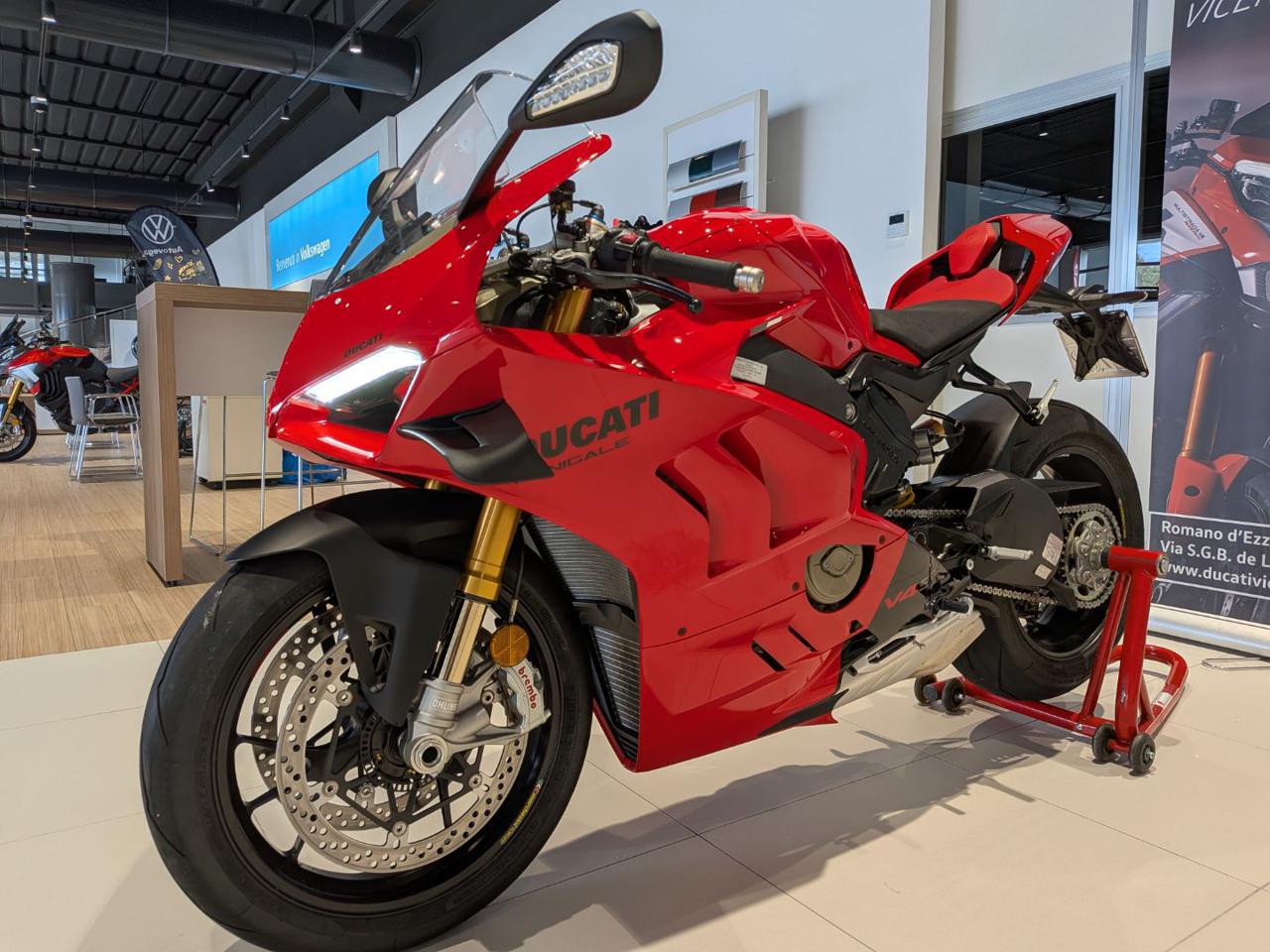 DUCATI Panigale V4 S RED - 4