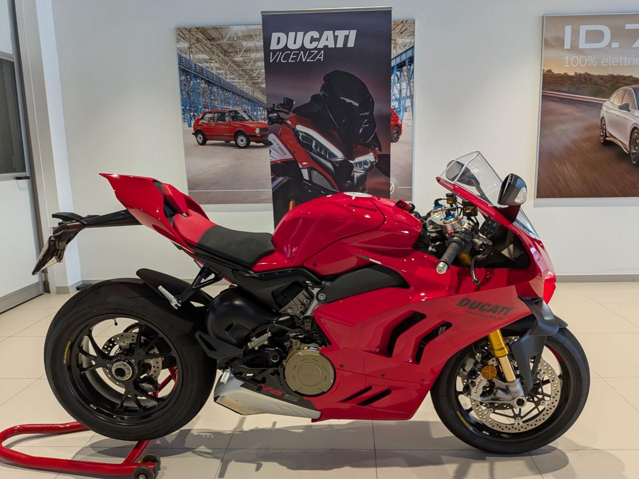 DUCATI Panigale V4 S RED - 22