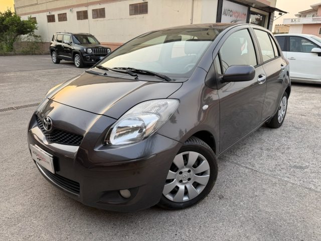 TOYOTA Yaris Grigio scuro metallizzato