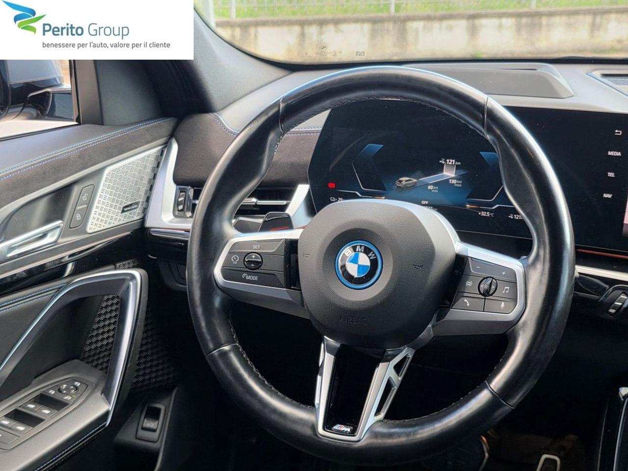 BMW iX2 eDrive 20 Msport - 12