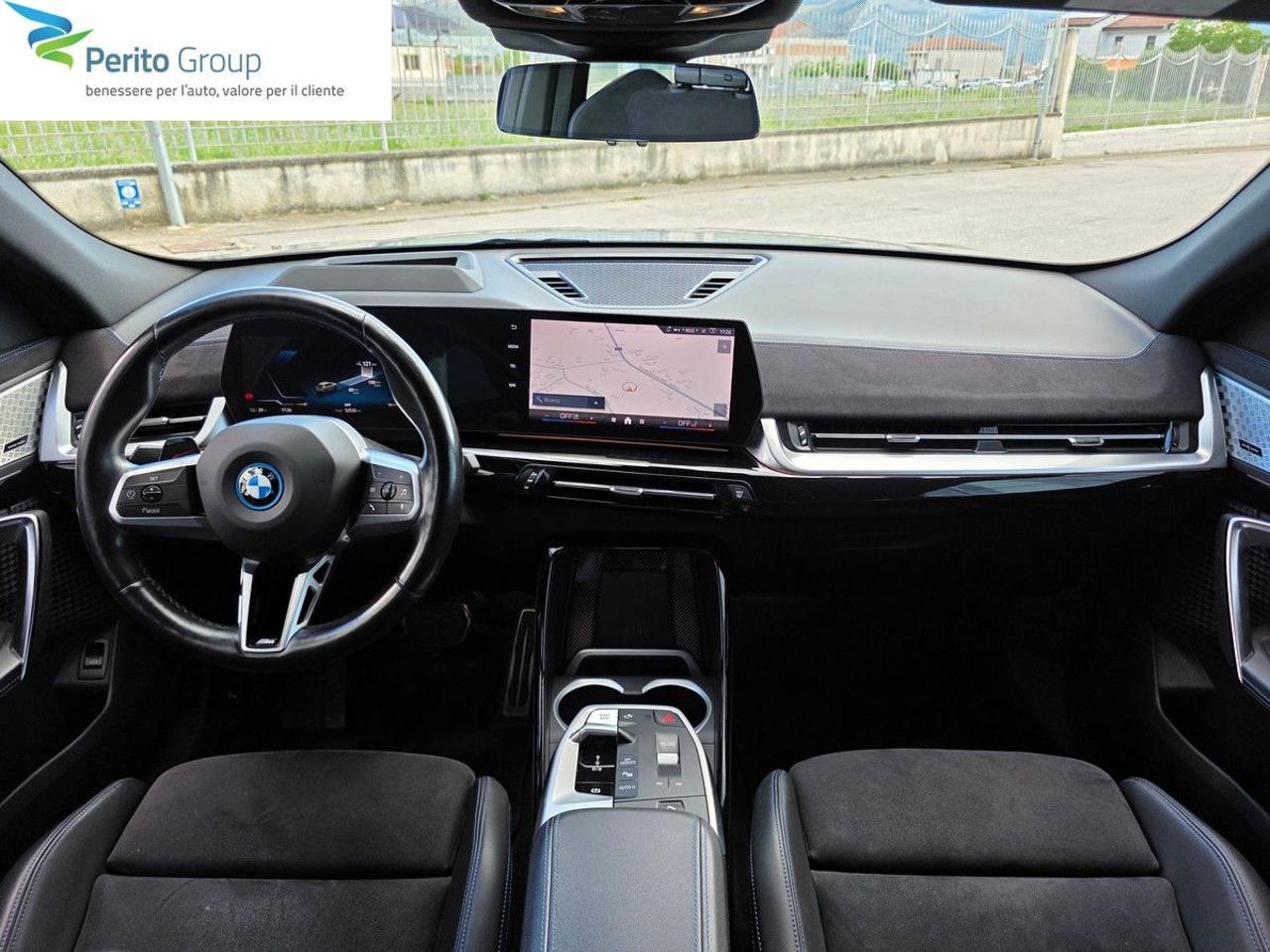 BMW iX2 eDrive 20 Msport - 11