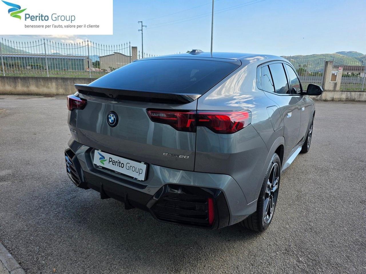 BMW iX2 eDrive 20 Msport - 2